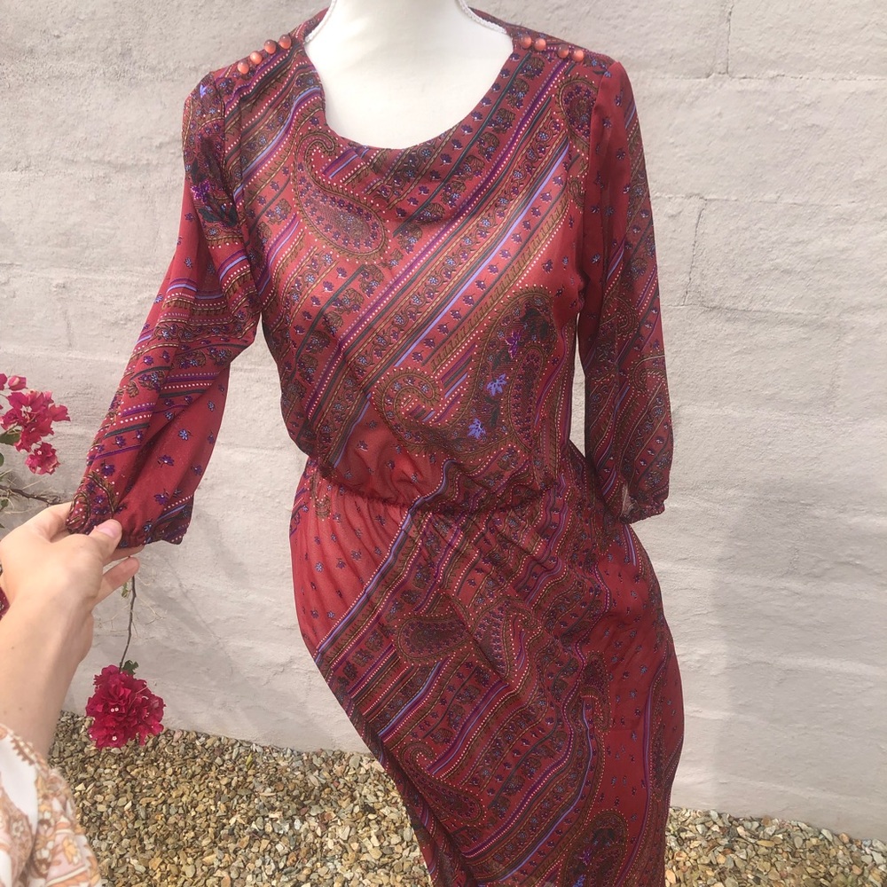 Vintage 70s sheer boho paisley dress with button detail cinched three quarter - Picture 5 of 16